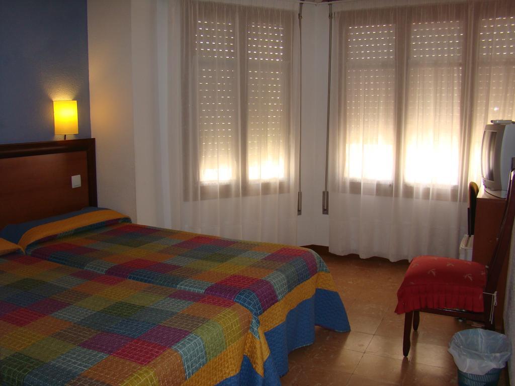 Hostal Platja كامبريلس الغرفة الصورة