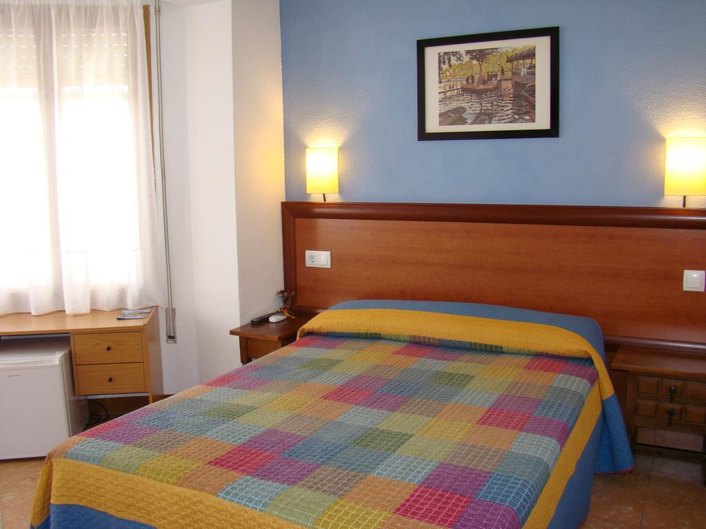 Hostal Platja كامبريلس الغرفة الصورة